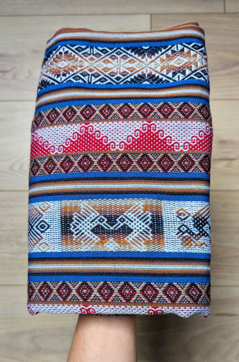 Tela Ritual Q'ero Mestana – Textil Andino Peruano Telar de Altar de Puno