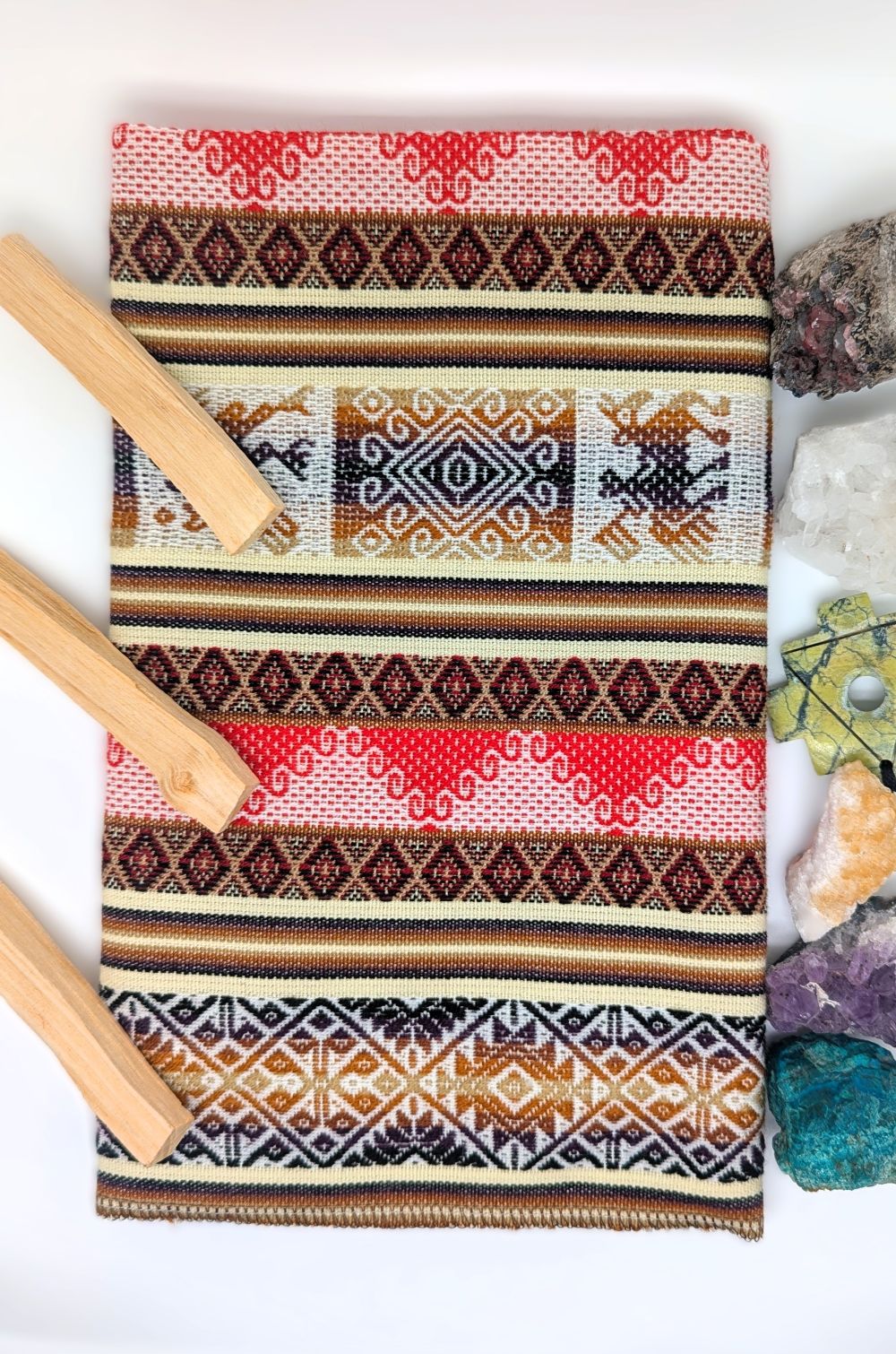 Tela Ritual Q'ero Mestana – Textil Andino Peruano Telar de Altar de Puno