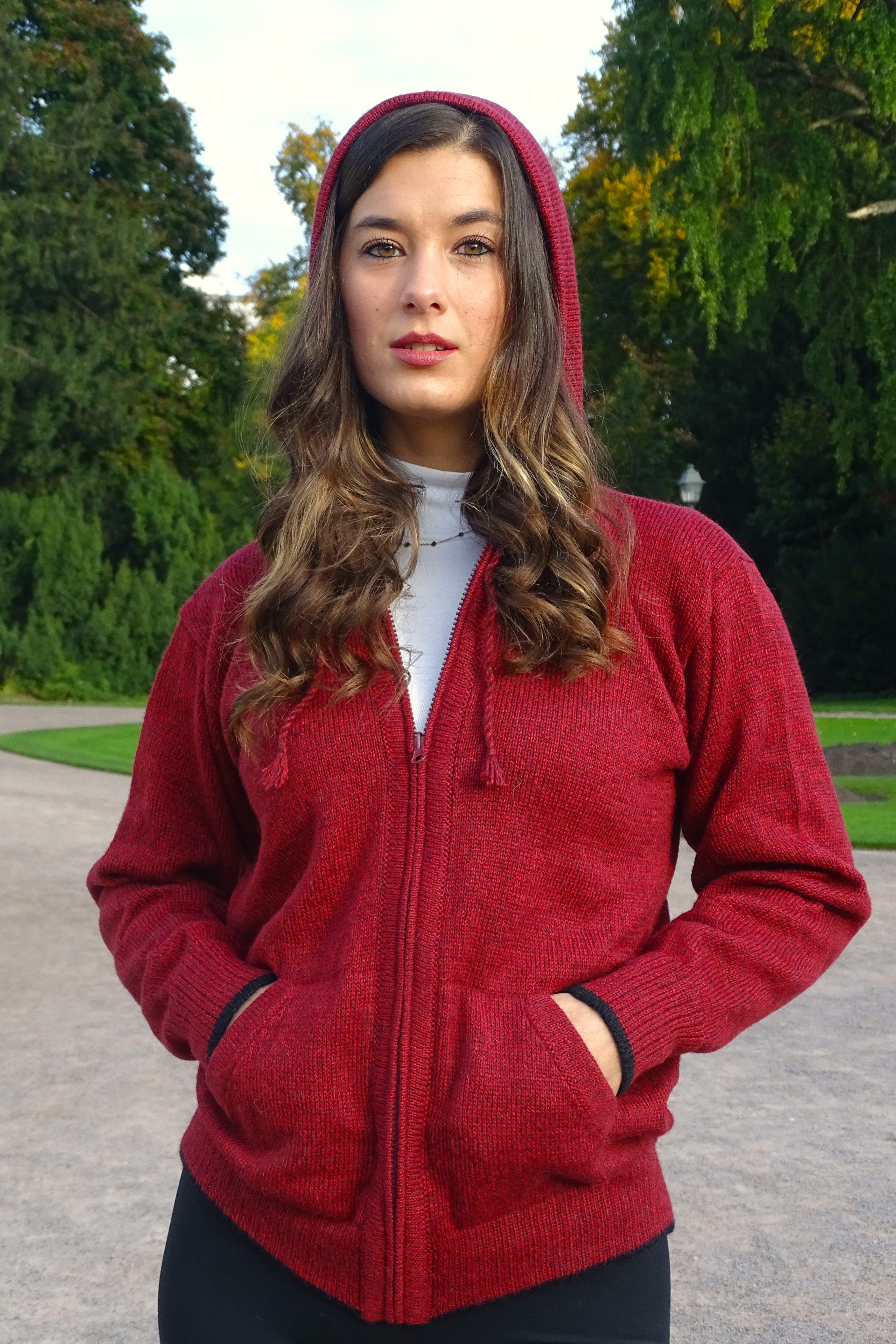 Chaqueta unisex de alpaca bebé con capucha y cremallera – Lujo ético 100 % natural