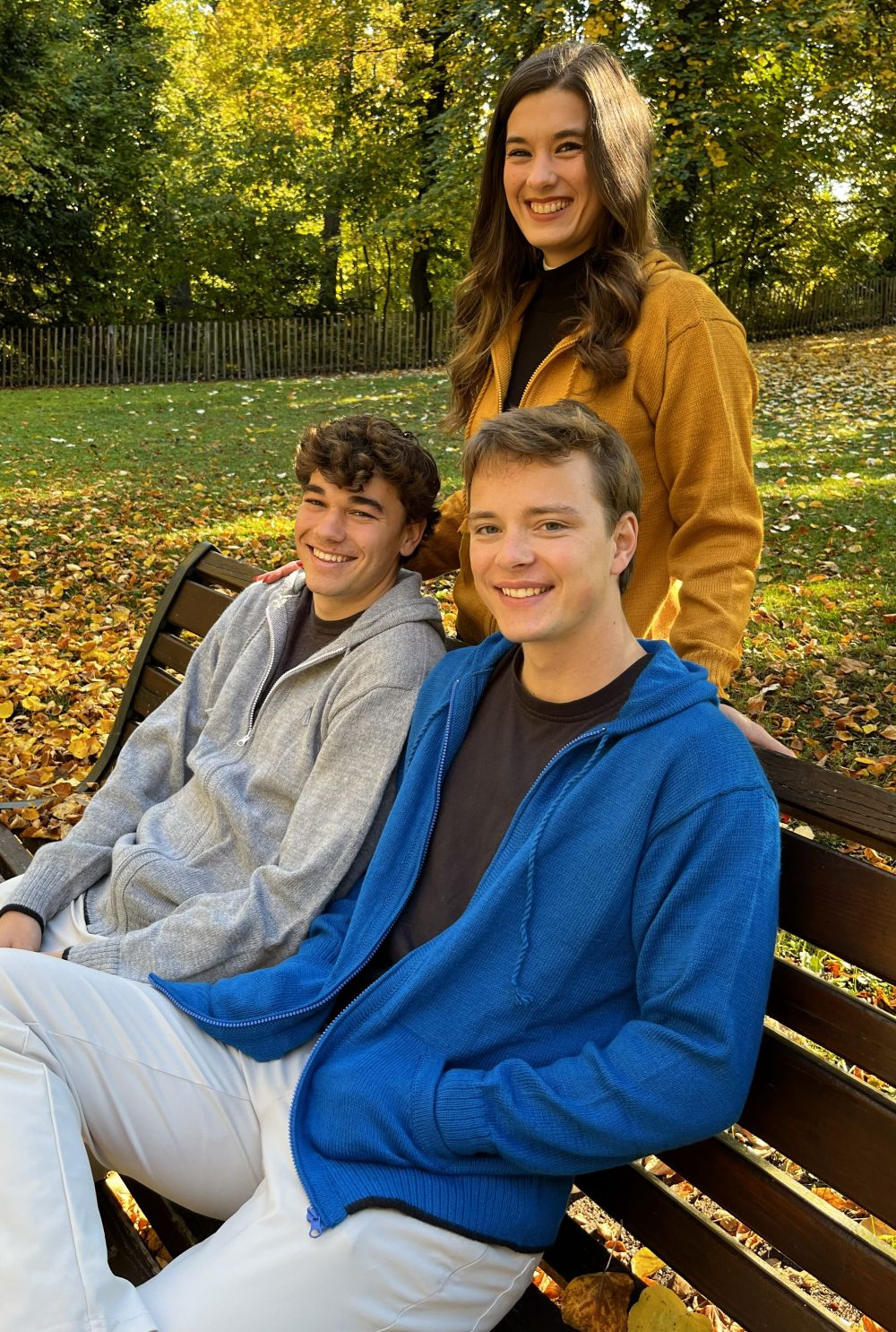 Chaqueta unisex de alpaca bebé con capucha y cremallera – Lujo ético 100 % natural