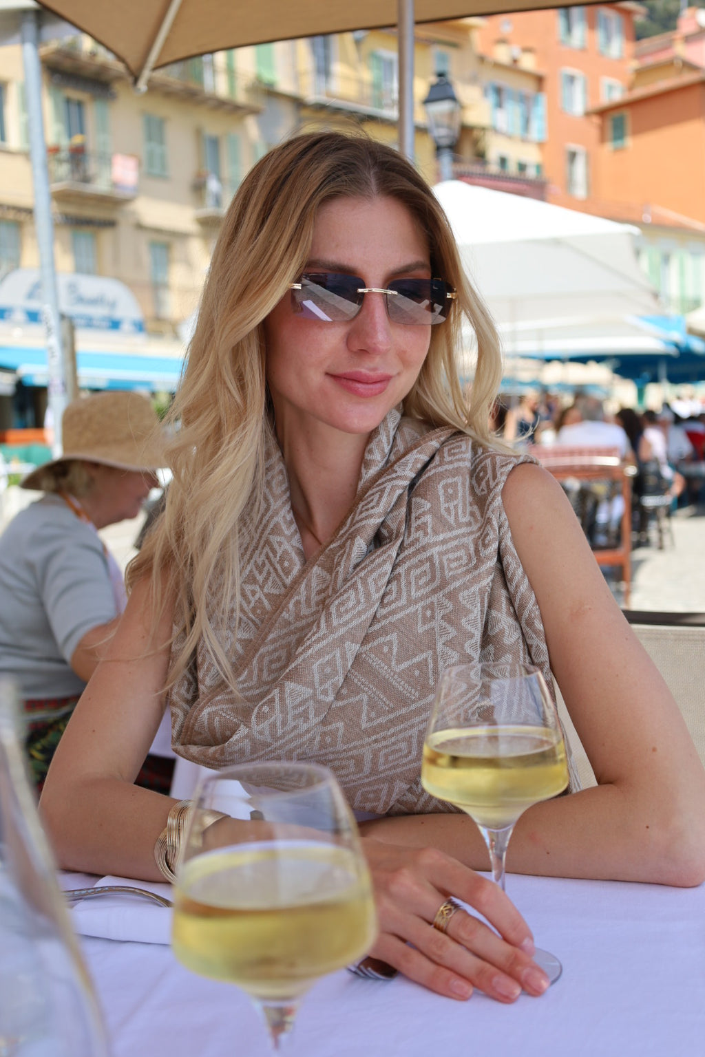 Châle en alpaga bébé et soie beige et marron – Écharpe réversible de luxe tissée à la main au Pérou