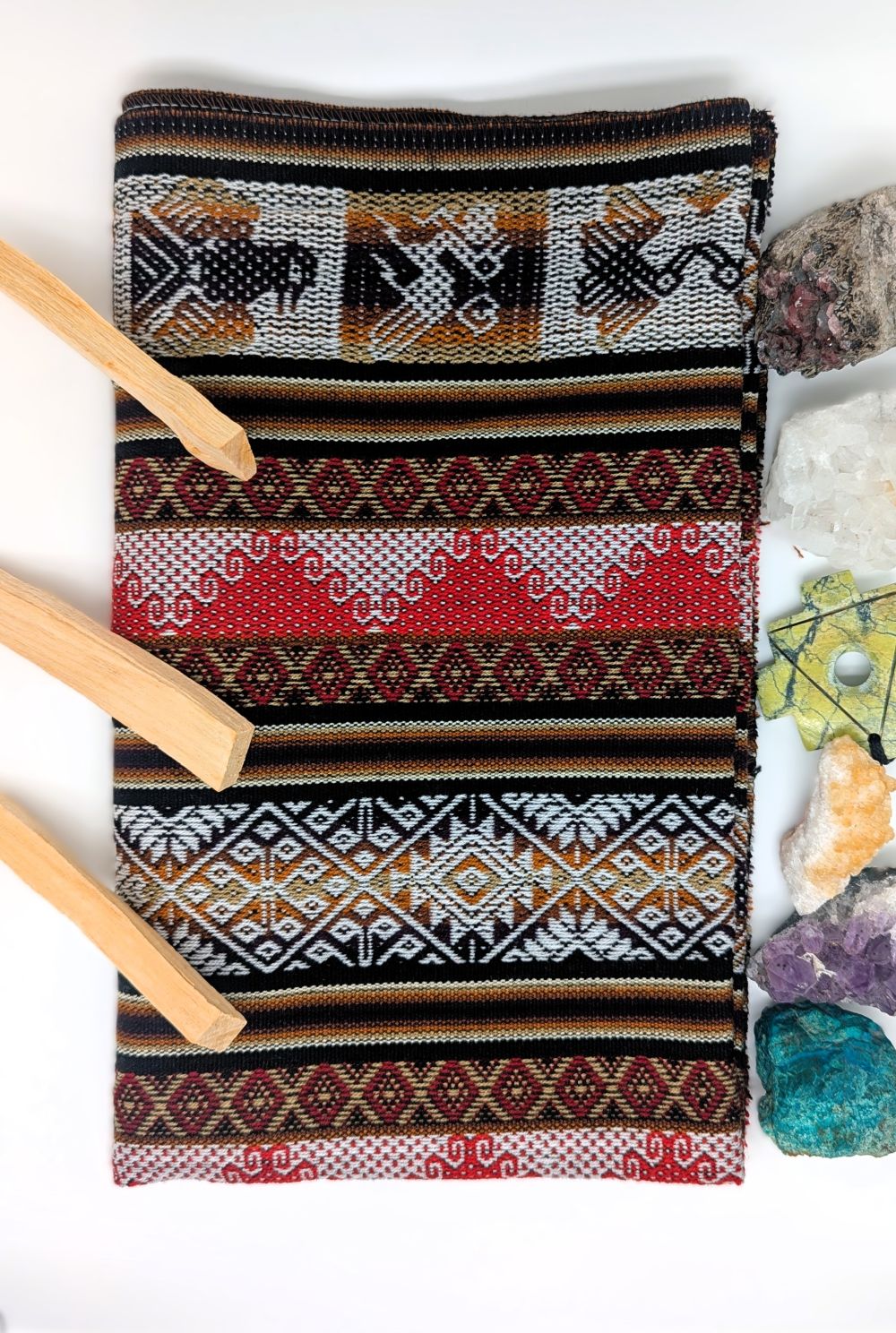 Tela Ritual Q'ero Mestana – Textil Andino Peruano Telar de Altar de Puno