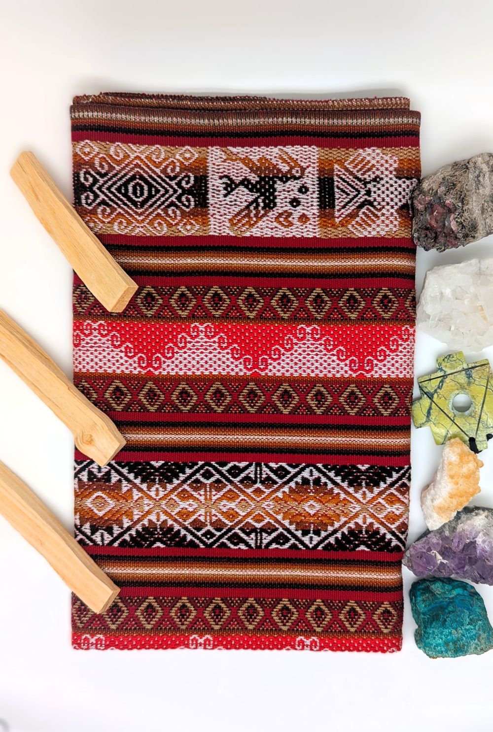 Tela Ritual Q'ero Mestana – Textil Andino Peruano Telar de Altar de Puno