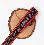Cinta de Lana Peruana de 3,5 cm de Ancho, Tejida a Mano en Telar Tradicional, Motivos Geométricos Andinos, Se Vende por Metro
