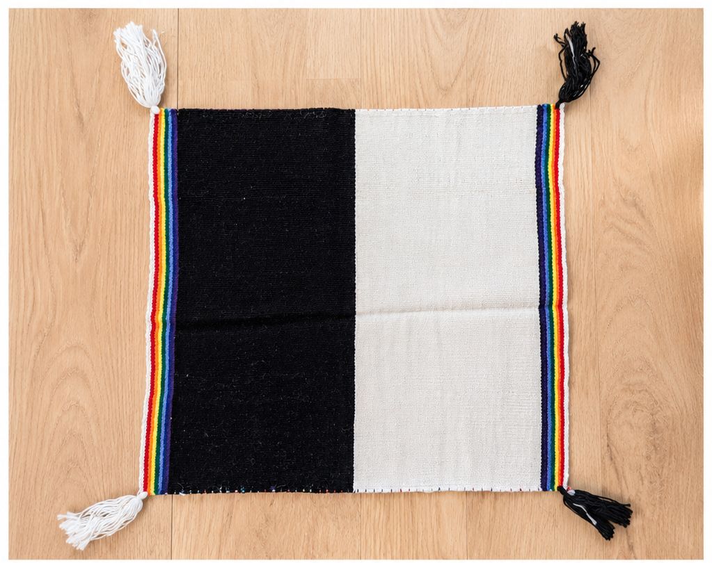 Unkuña Mestana – Handwoven Peruvian Ritual Cloth in Natural Alpaca Wool | Sacred Andean Altar Textile from the Ausangate Community
