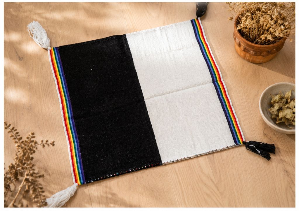 Unkuña Mestana – Handwoven Peruvian Ritual Cloth in Natural Alpaca Wool | Sacred Andean Altar Textile from the Ausangate Community