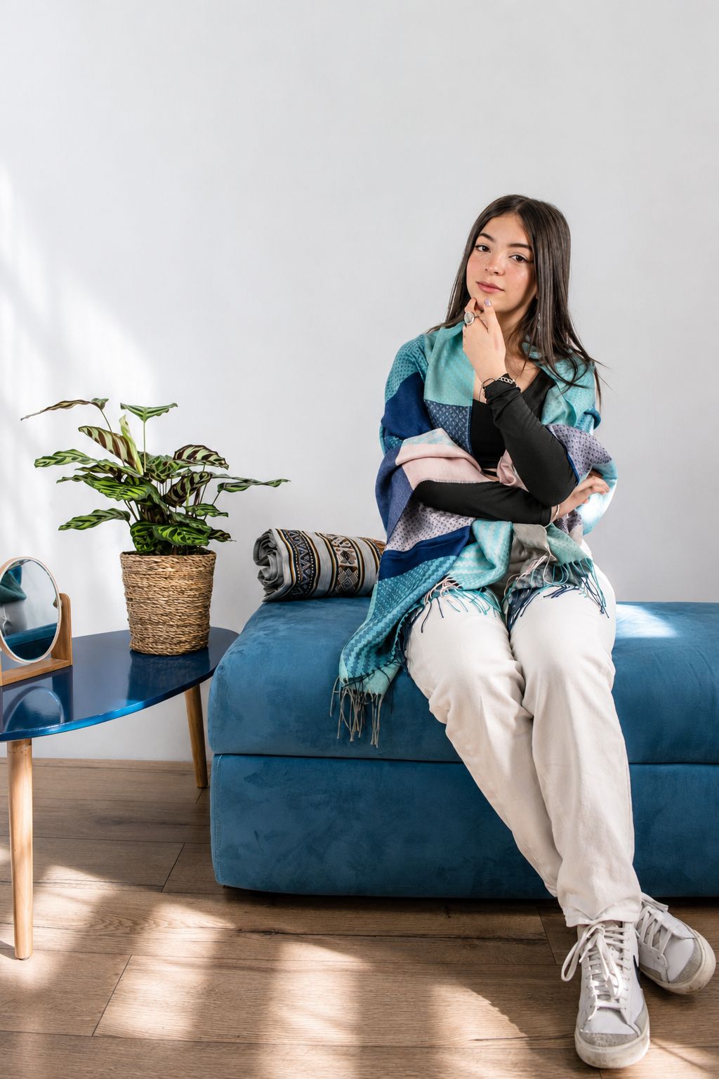 Châle turquoise géométrique en Baby-Alpaga & soie – Écharpe péruvienne de luxe tissée à la main