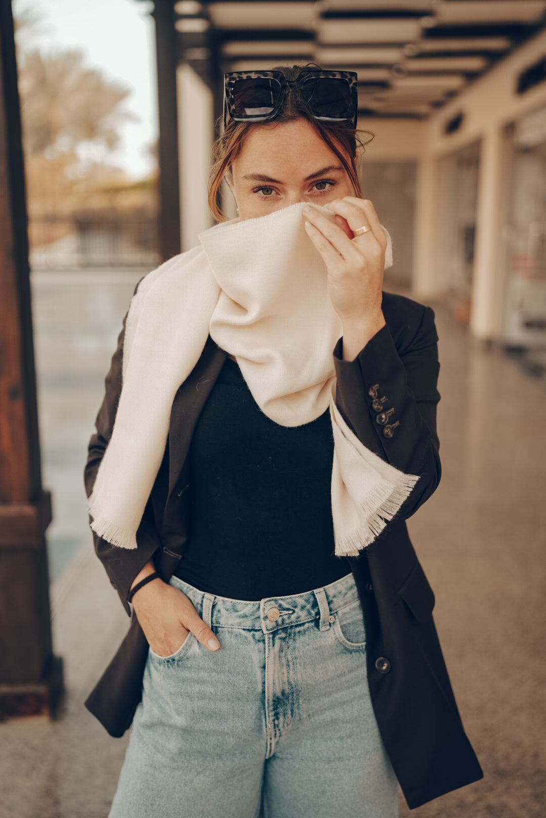 Écharpe Bébé Alpaga – Gris Uni & Beige | 100 % tissée à la main au Pérou | Douceur Andine de Luxe