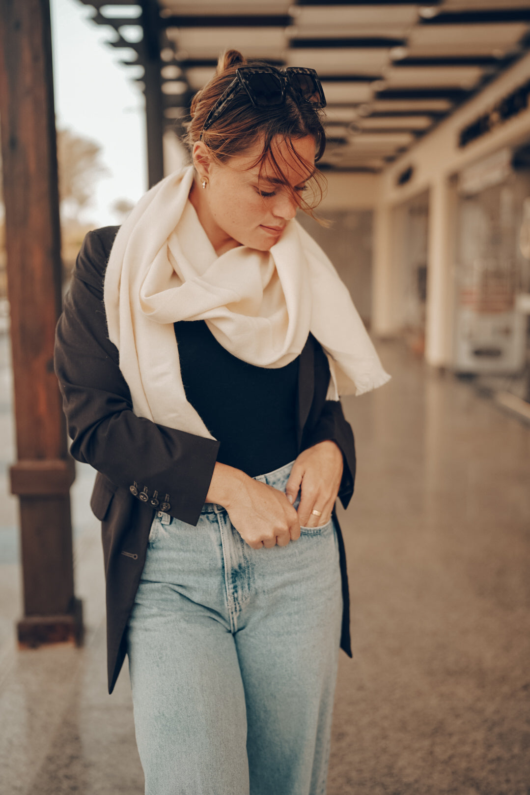 Écharpe Bébé Alpaga – Gris Uni & Beige | 100 % tissée à la main au Pérou | Douceur Andine de Luxe