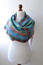 Baby-Alpaca and Silk Peruvian shawl: Rainbow Turquoise Model - Image 6