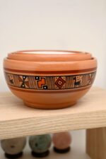 Set of 3 Peruvian Hand-Painted Ceramic Bowls - Natural Model - Image 7