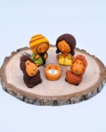 Handcrafted Peruvian Nativity Set - Little Peasant with Peruvian Llamas - Model: "Ojitos-Caricaturas" - Image 4