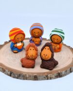 Handcrafted Peruvian Nativity Set - Little Peasant with Peruvian Llamas - Model: "Ojitos-Caricaturas" - Image 5