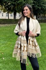 Beige Polar Cotton Shawl – The Warmth of Andean Heritage – Andean Essence Collection - Image 3